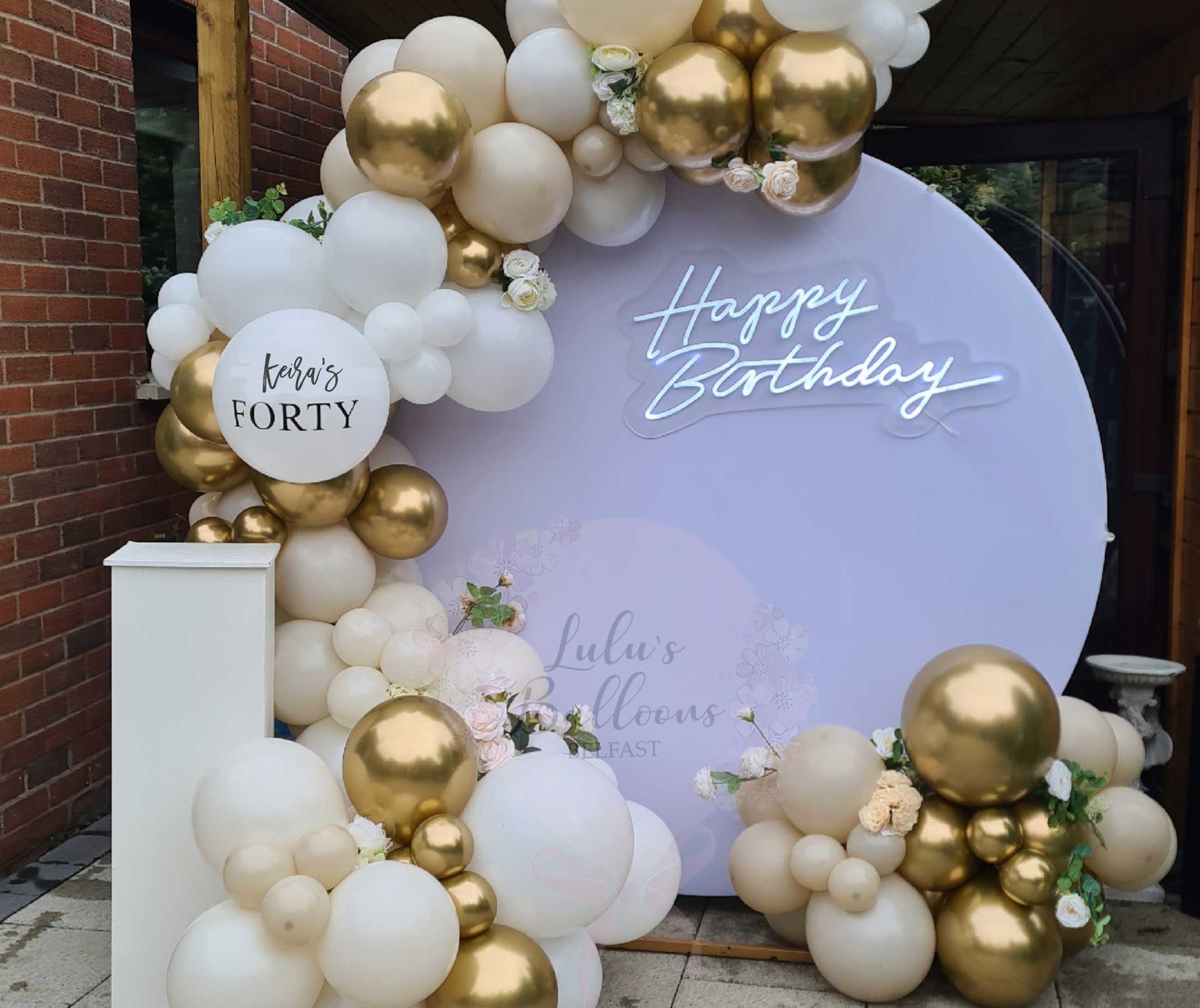 Lulu's Balloons Belfast balloon backdrop
